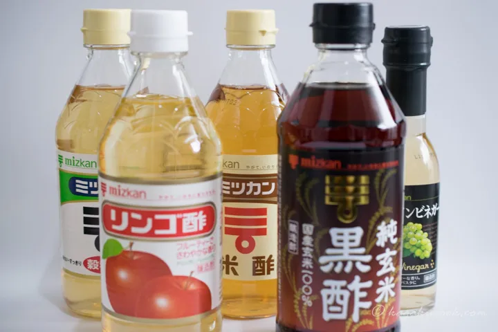 pHを測定したのは、穀物酢、米酢、純玄米黒酢、りんご酢、白ワインビネガーの5種類の食酢。